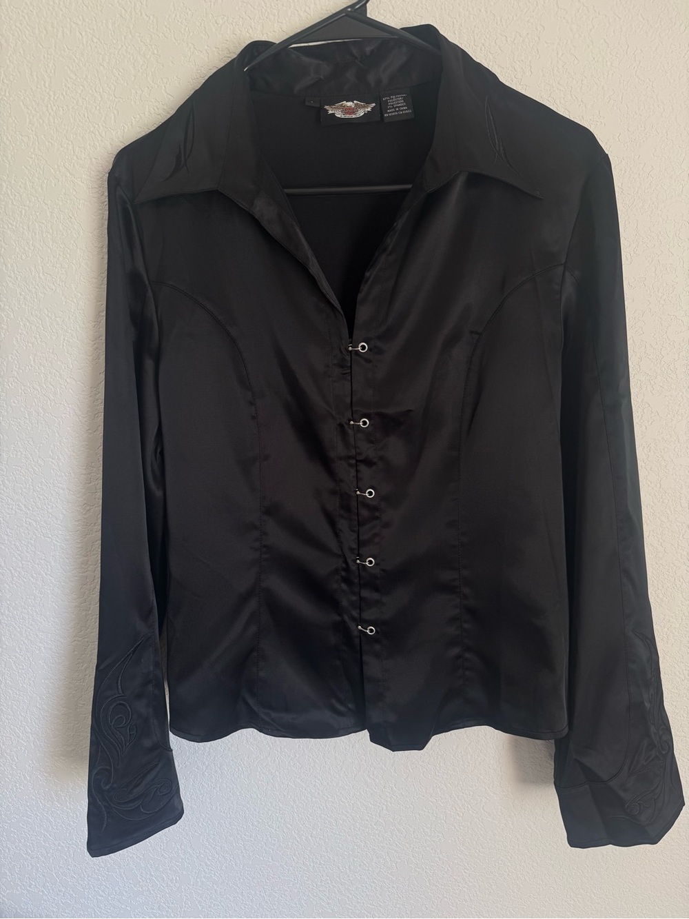 Harley-Davidson Women’s Black Satin Shirt L Embroidered Flared Cuffs Y2K